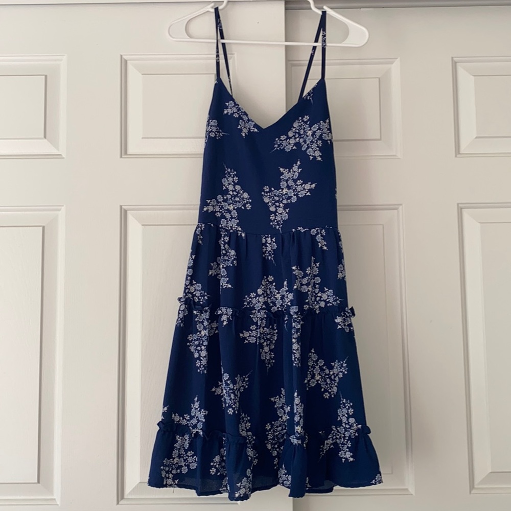 Floral casual tiered mini dress.